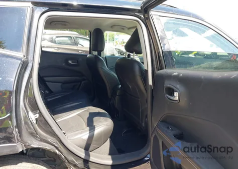 2020 Jeep Compass Latitude 4X4 z USA, uszkodzony, nr VIN 3C4NJDBB5LT155188